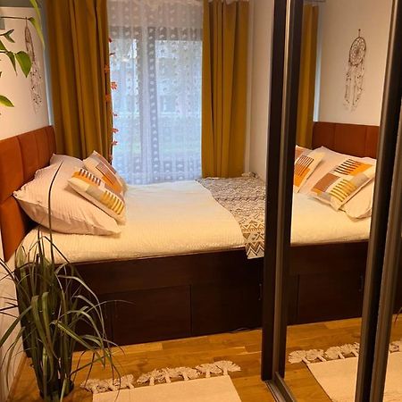 Yellow Apartment Airport Galeria Mokotow Netflix Βαρσοβία Εξωτερικό φωτογραφία