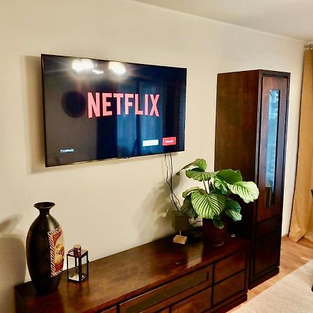 Yellow Apartment Airport Galeria Mokotow Netflix Βαρσοβία Εξωτερικό φωτογραφία